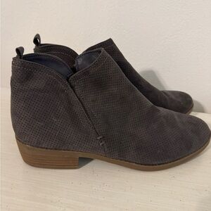 Universal Thread Bootie size 11W